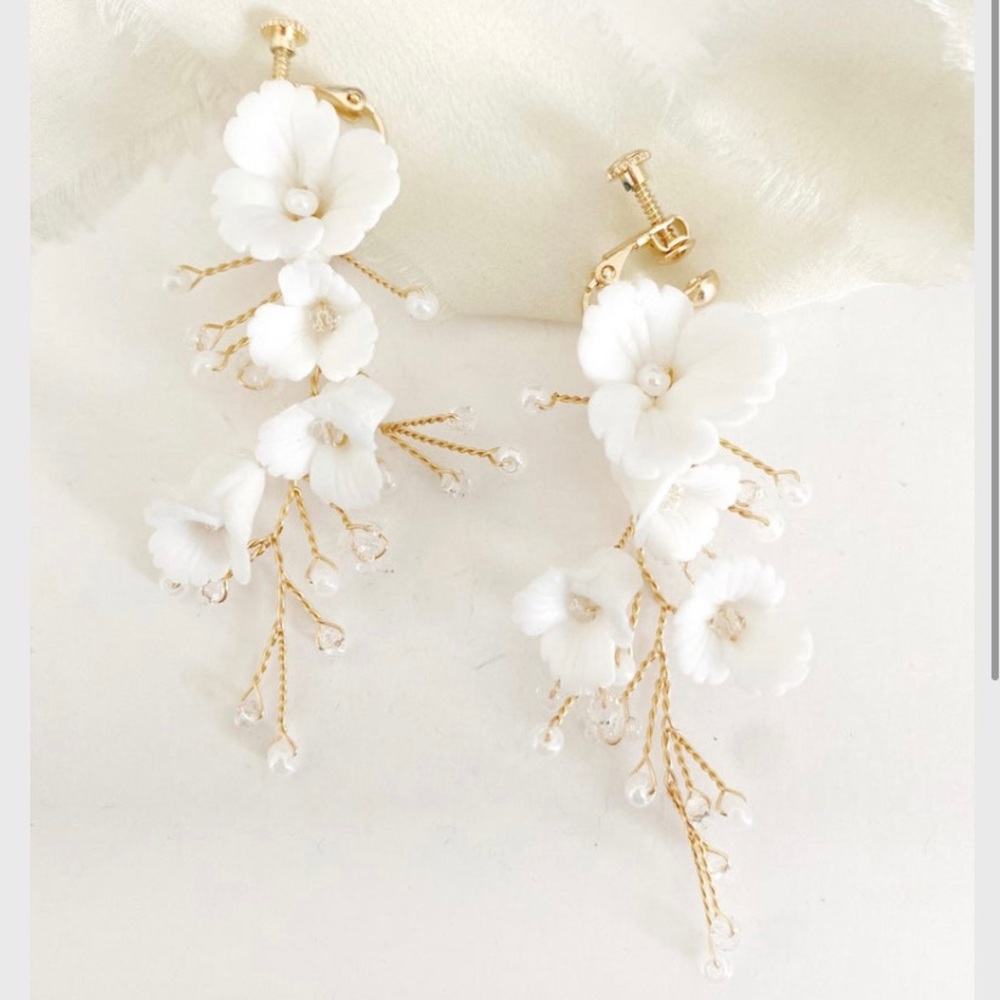 White flower earrings